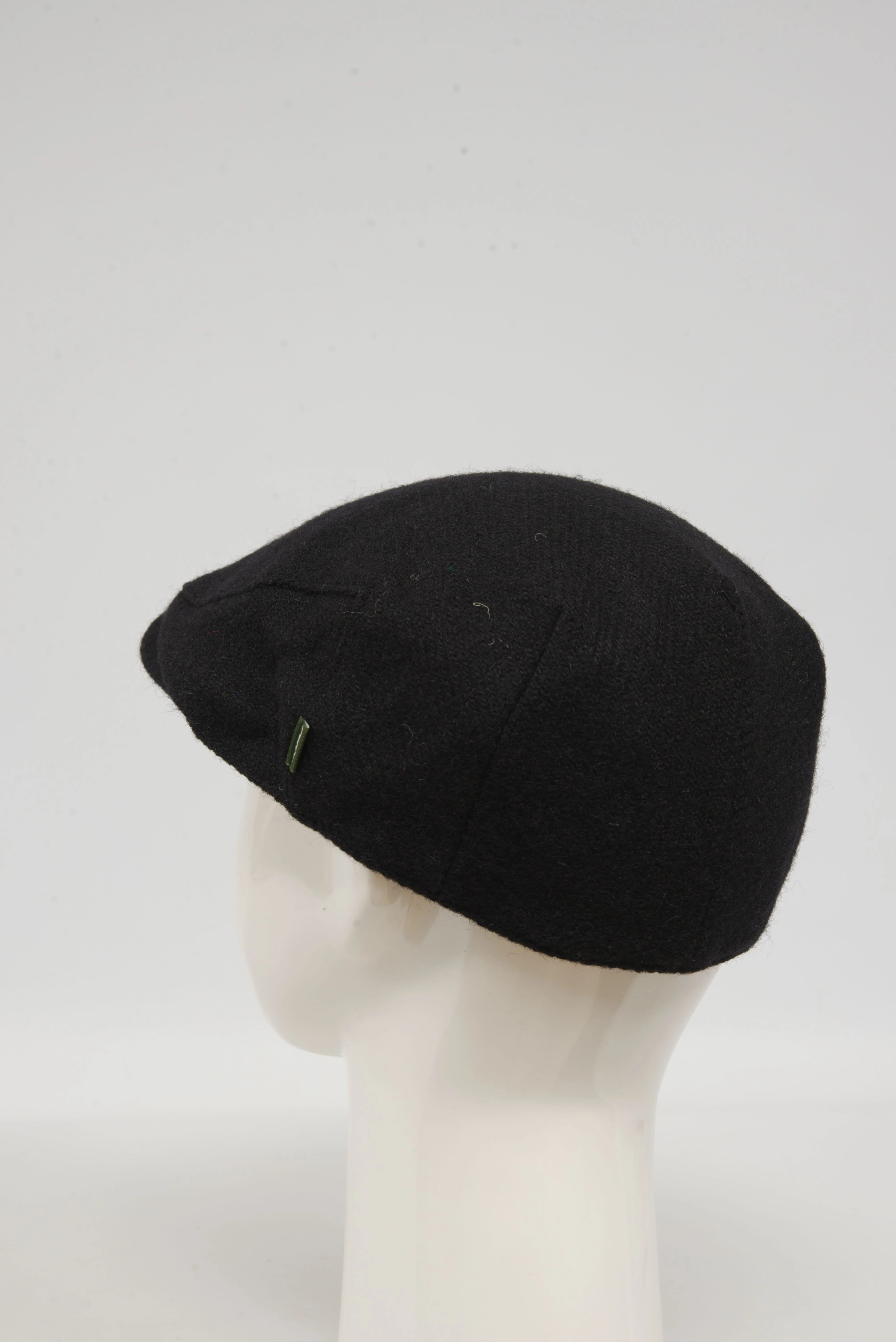 Harris Tweed Flat Cap - Black Twill (HH) - Image 5
