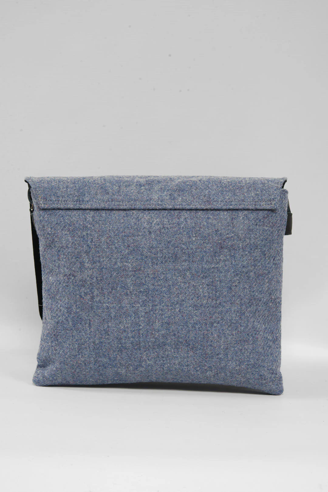 Harris Tweed Scalpay Bag - 228 (Black Leather) - Image 6