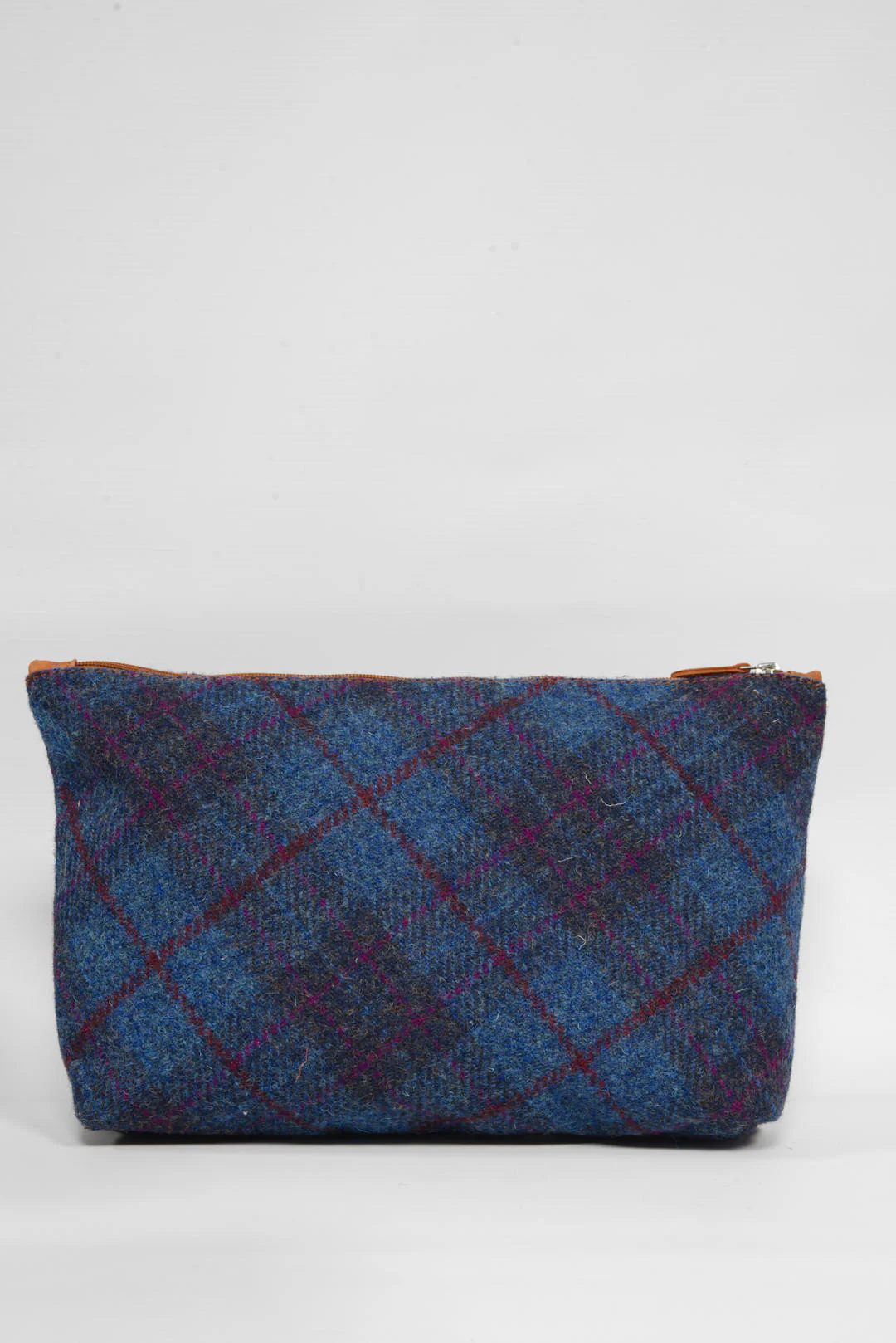 Harris Tweed Toiletries Bag - A0174 (C) (Tan Leather) - Image 3