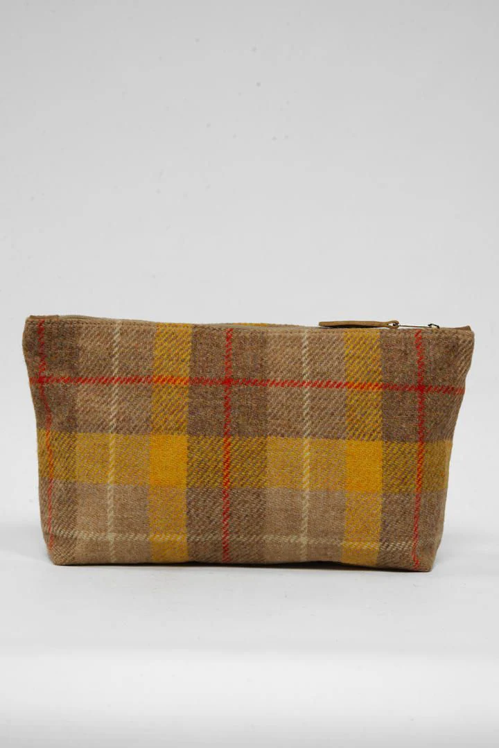 Harris Tweed Toiletries Bag - A0230 (Tan Leather) - Image 3