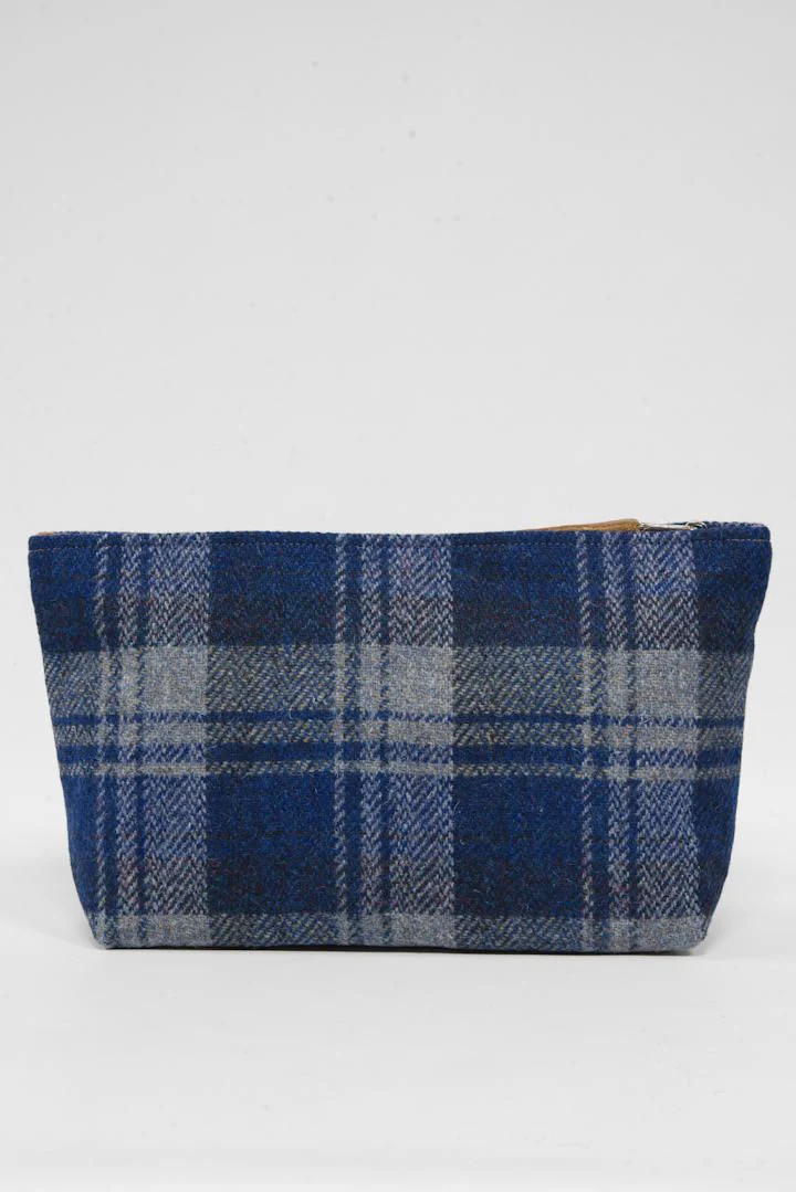 Harris Tweed Toiletries Bag - A0237 (Tan Leather) - Image 3