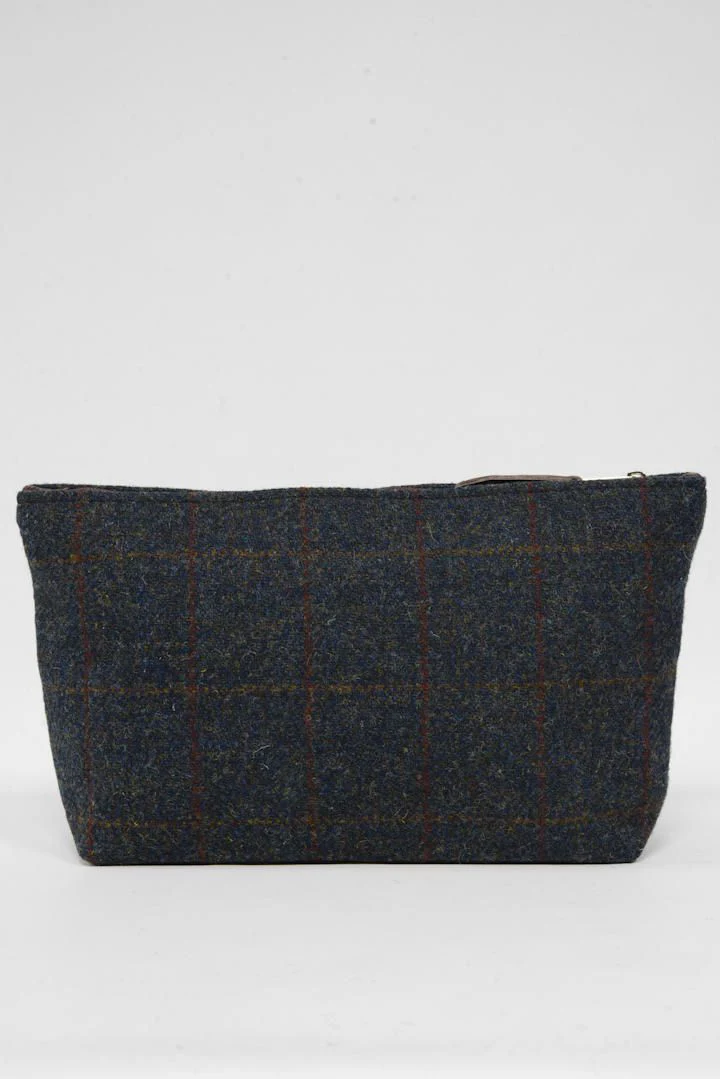 Harris Tweed Toiletries Bag - A0239 (Brown Leather) - Image 3