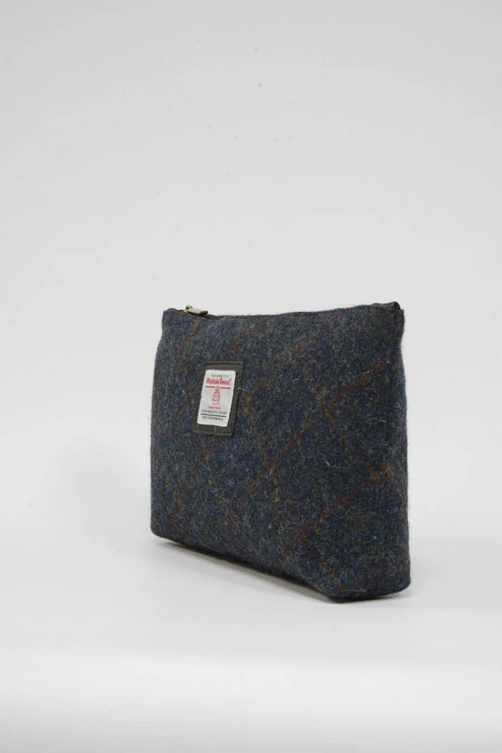 Harris Tweed Toiletries Bag - A0239 (C) (Black Leather) - Image 2