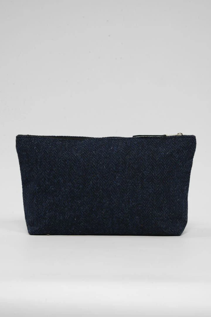 Harris Tweed Toiletries Bag - HB104 Black Leather - Image 3