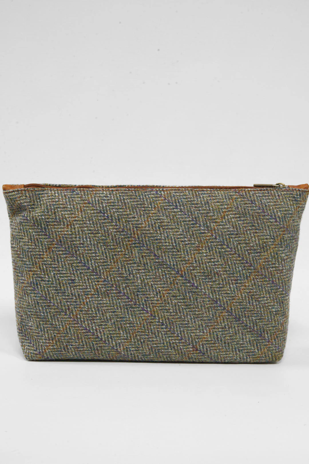 Harris Tweed Toiletries Bag - HB107(C) Tan Leather - Image 3